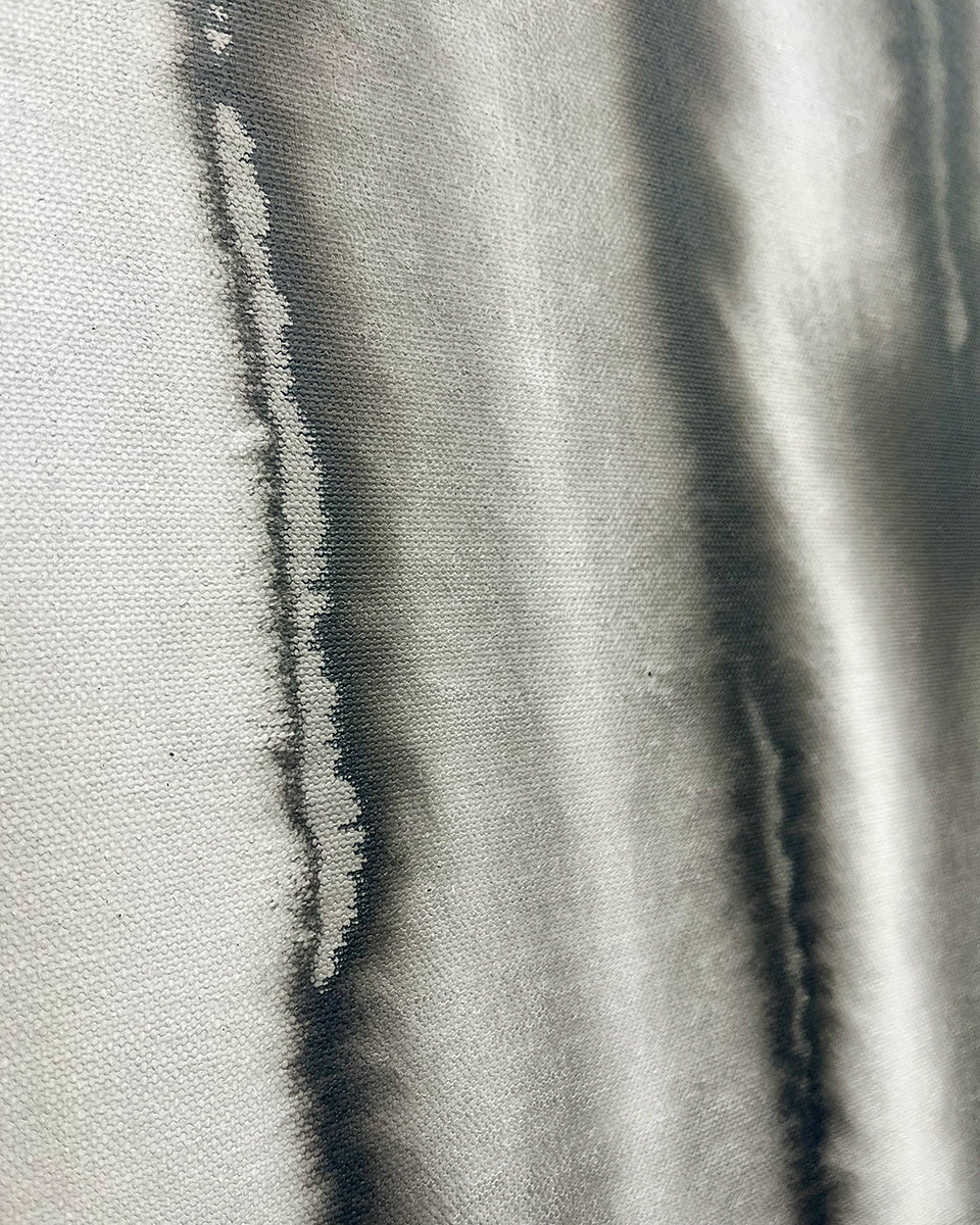 liquid_grey_black