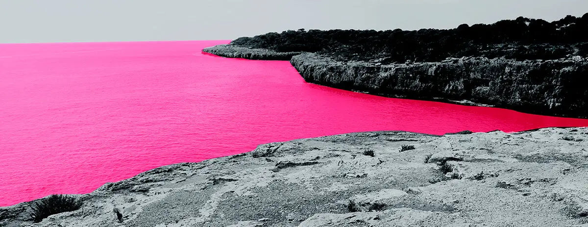 pink_sea, Fine-Art-Print, von Christian Dammert – Küstenlandschaft mit pinkfarbenem Meer